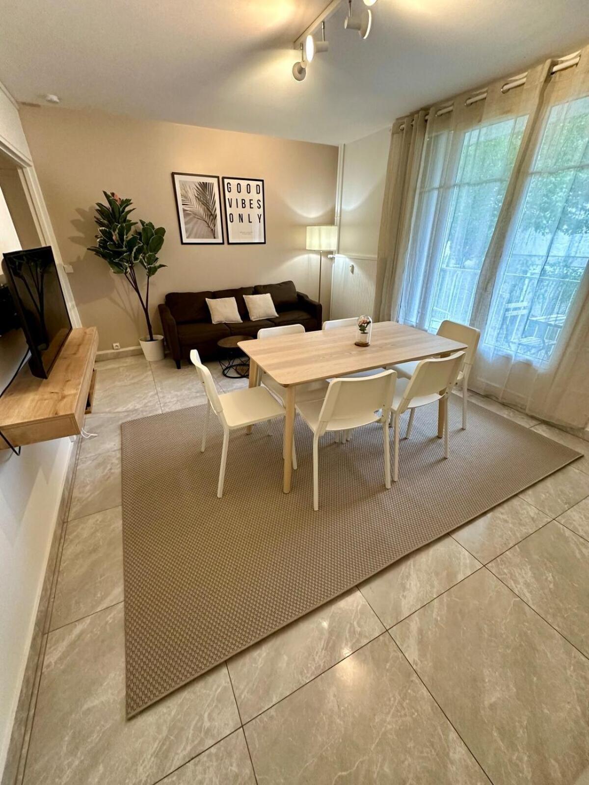 Au Coeur Du Quartier Taittinger Reims Exterior foto
